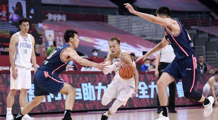 宜宾VS绵阳篮球直播视频，川南与川北的篮球江湖，到底谁更硬核？